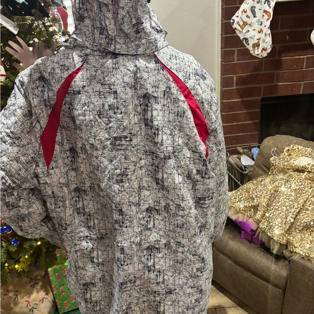 Stylish Gray and Pink Winter Jacket - Picture 2 of 8